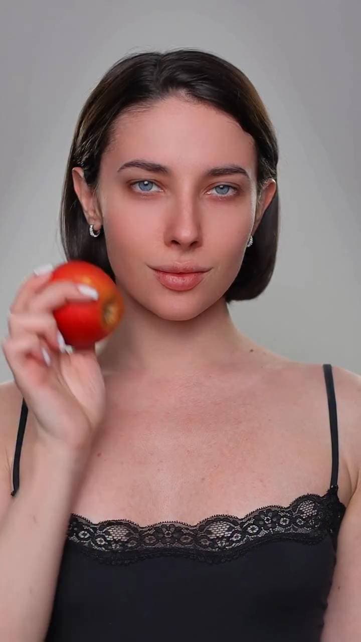 Poster for Smoky eye makeup looks the best.