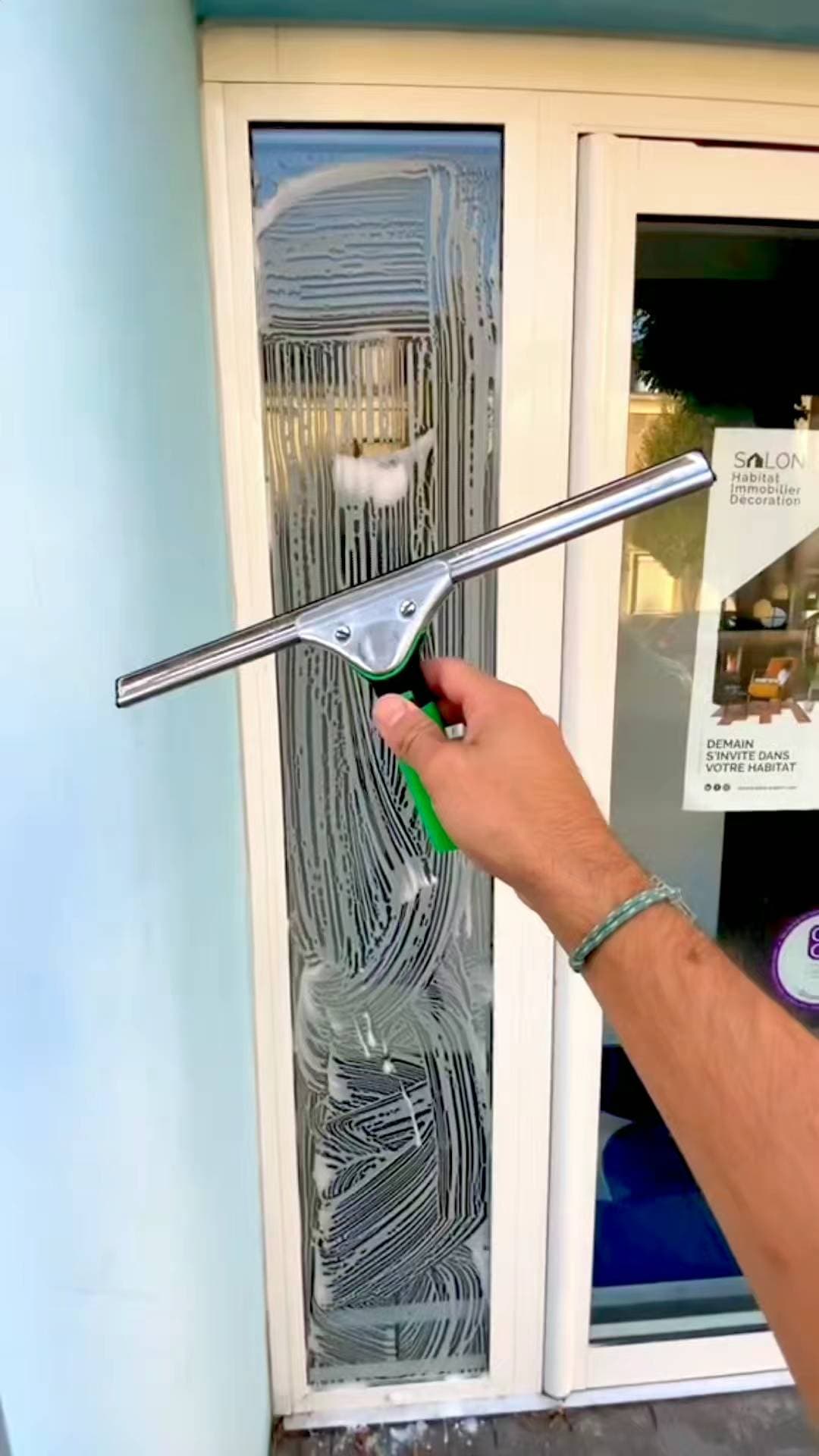 Poster for It’s so satisfying to wipe windows this way